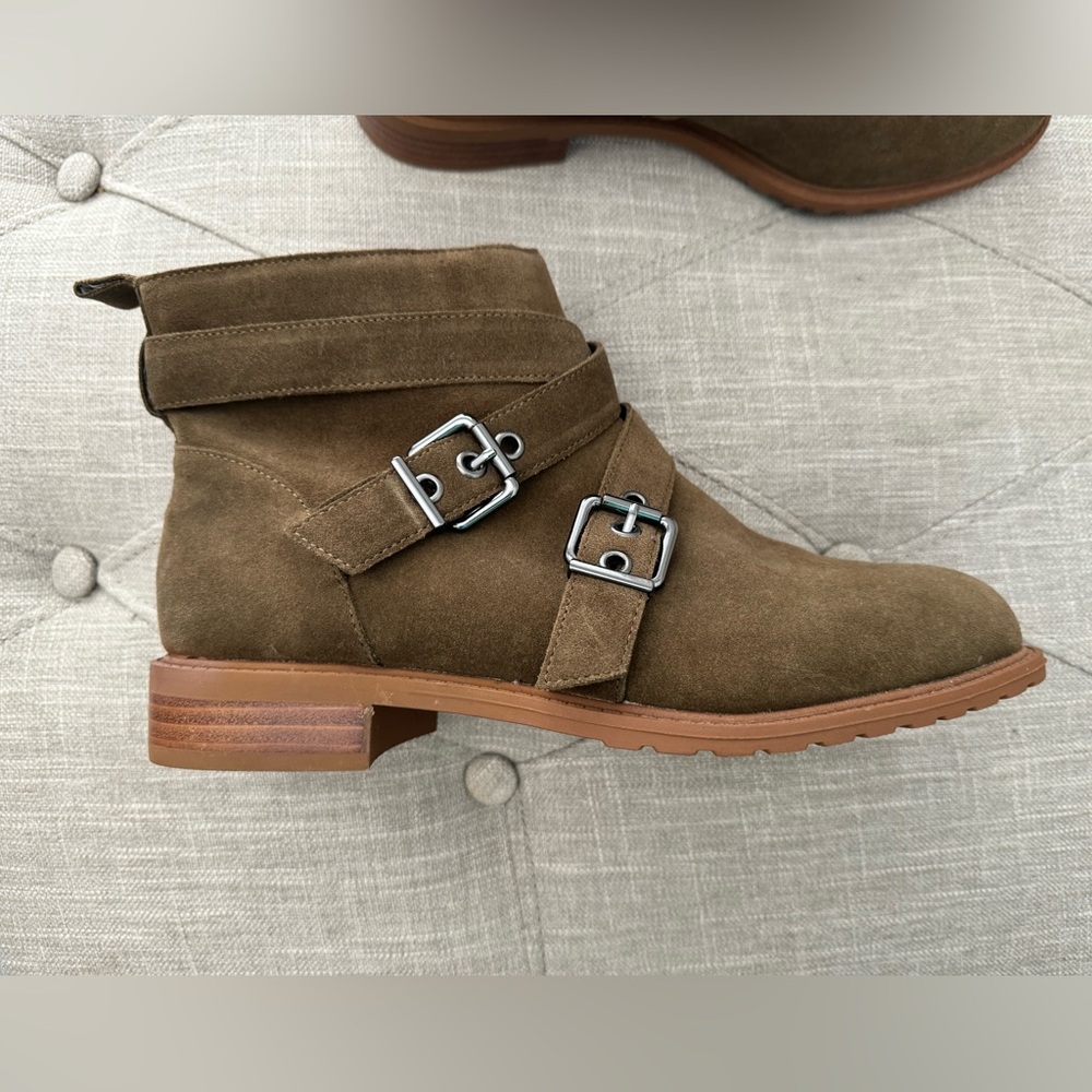 NWOT Olive suede ankle boots. Size 10. Never worn.